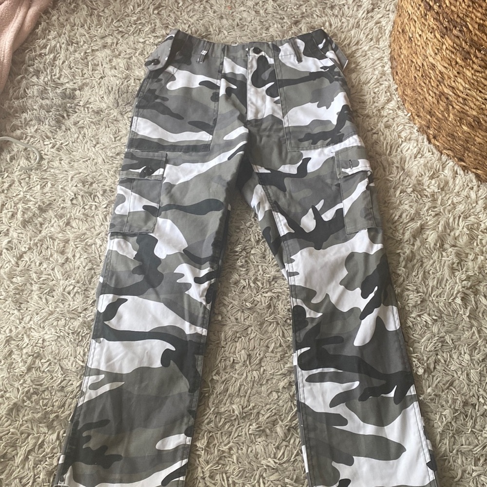 Cargo camo straight leg pants